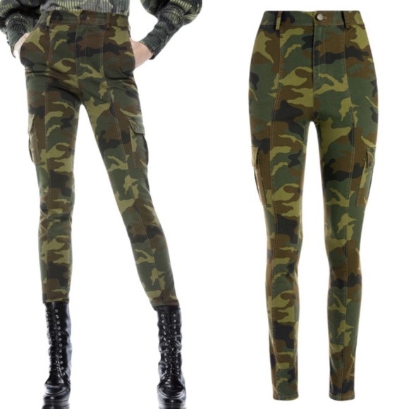 Alice + Olivia Denim - Alice + Olivia KEITH SLIM CAMO CARGO PANT size 6